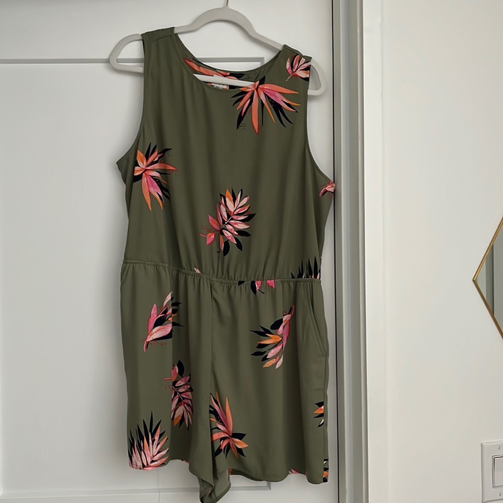Cute shorts romper.